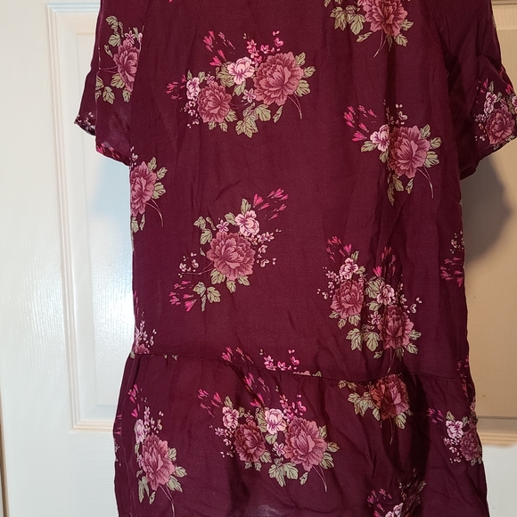 Arizona almost new floral Maroon tops size XXL - Picture 3 of 6